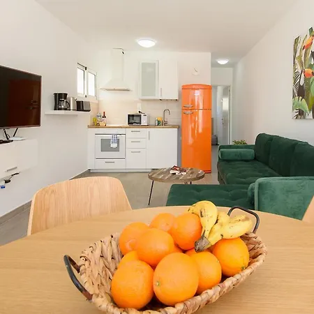Orange Volcano Apartment, Free Access To The Fariones Sports Center Apartment *
