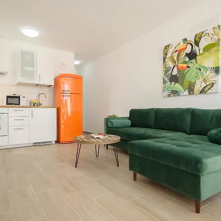 Orange Volcano Apartment, Free Access To The Fariones Sports Center *
